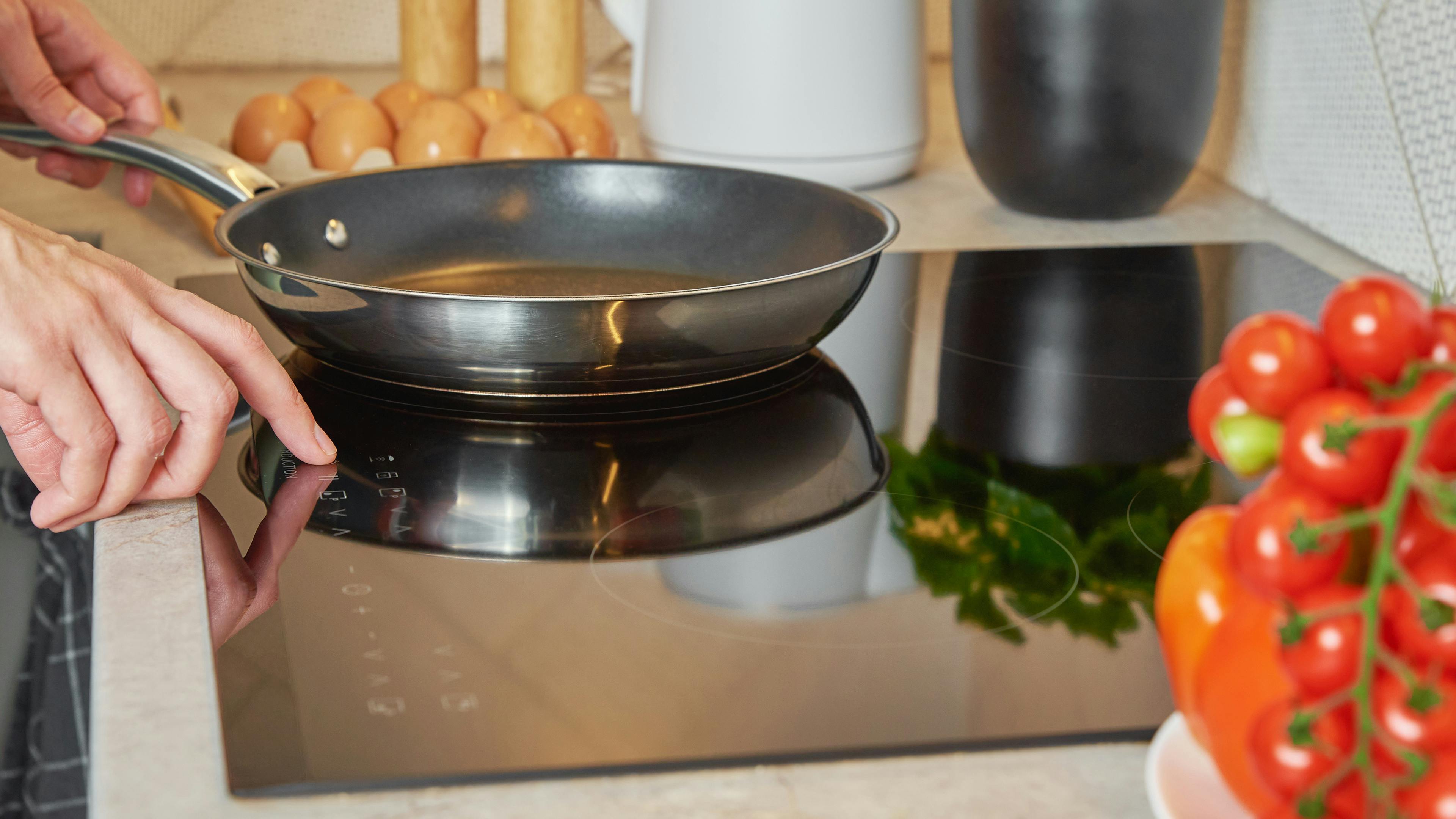 What's The Difference Between Induction And Ceramic Hobs?