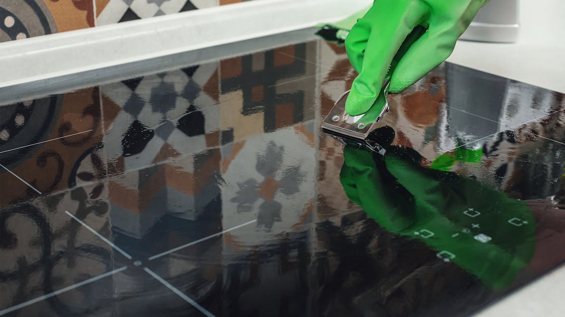 How to clean an induction hob