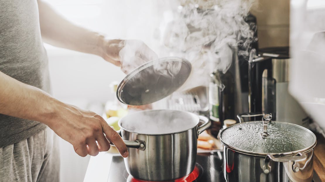 Clearing the Air: Strategies to Combat Condensation with Cooker Hoods