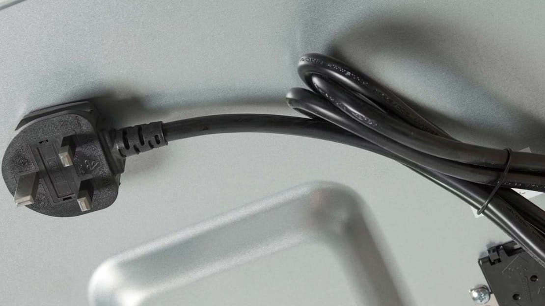 Can I plug my oven into a normal socket?